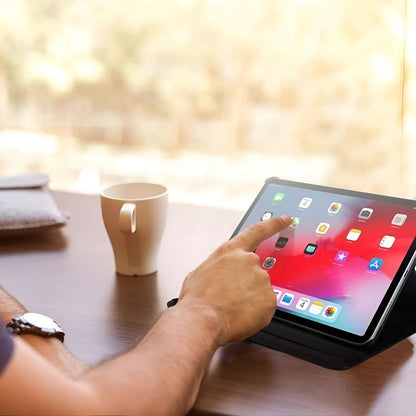 Lederhülle mit Standfuß für iPad